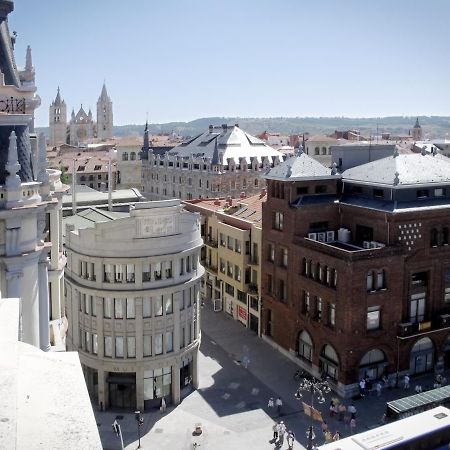 Occidental León Alfonso V Leão Exterior foto