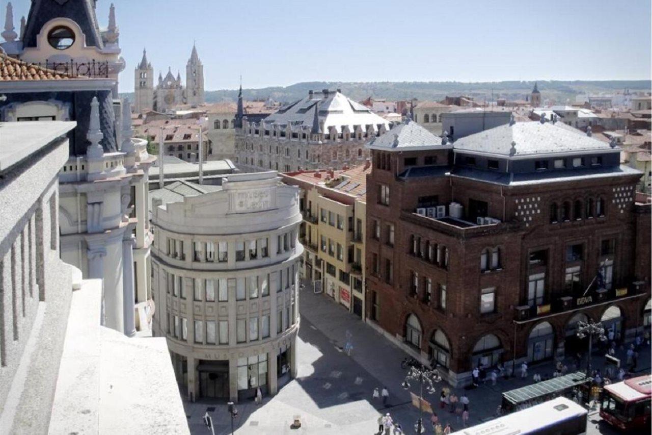 Occidental León Alfonso V Leão Exterior foto